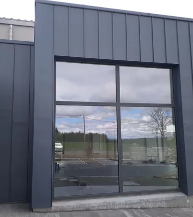 Façade vitrée bardage zinc